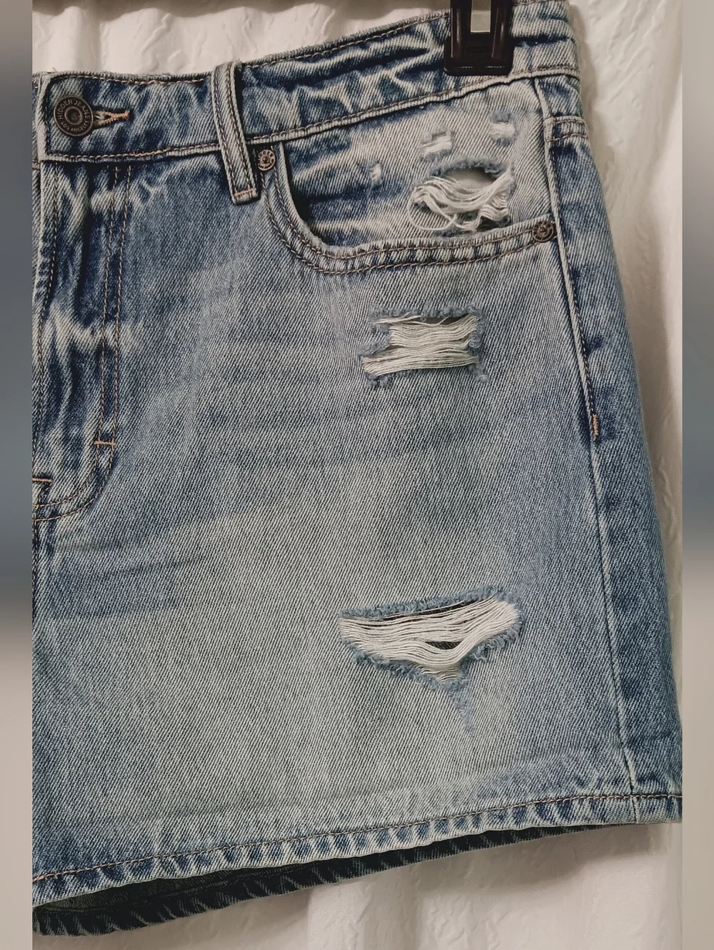 HIDDEN Light Wash Distressed High Rise Denim Shorts Size L - Picture 3 of 14